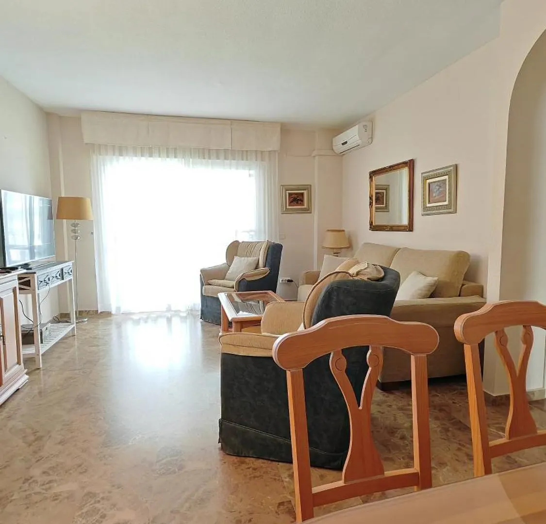 アパート Apartamento En Primera Linea De Playa Con Solarium, Gran Terraza Y Piscina ミハス スペイン